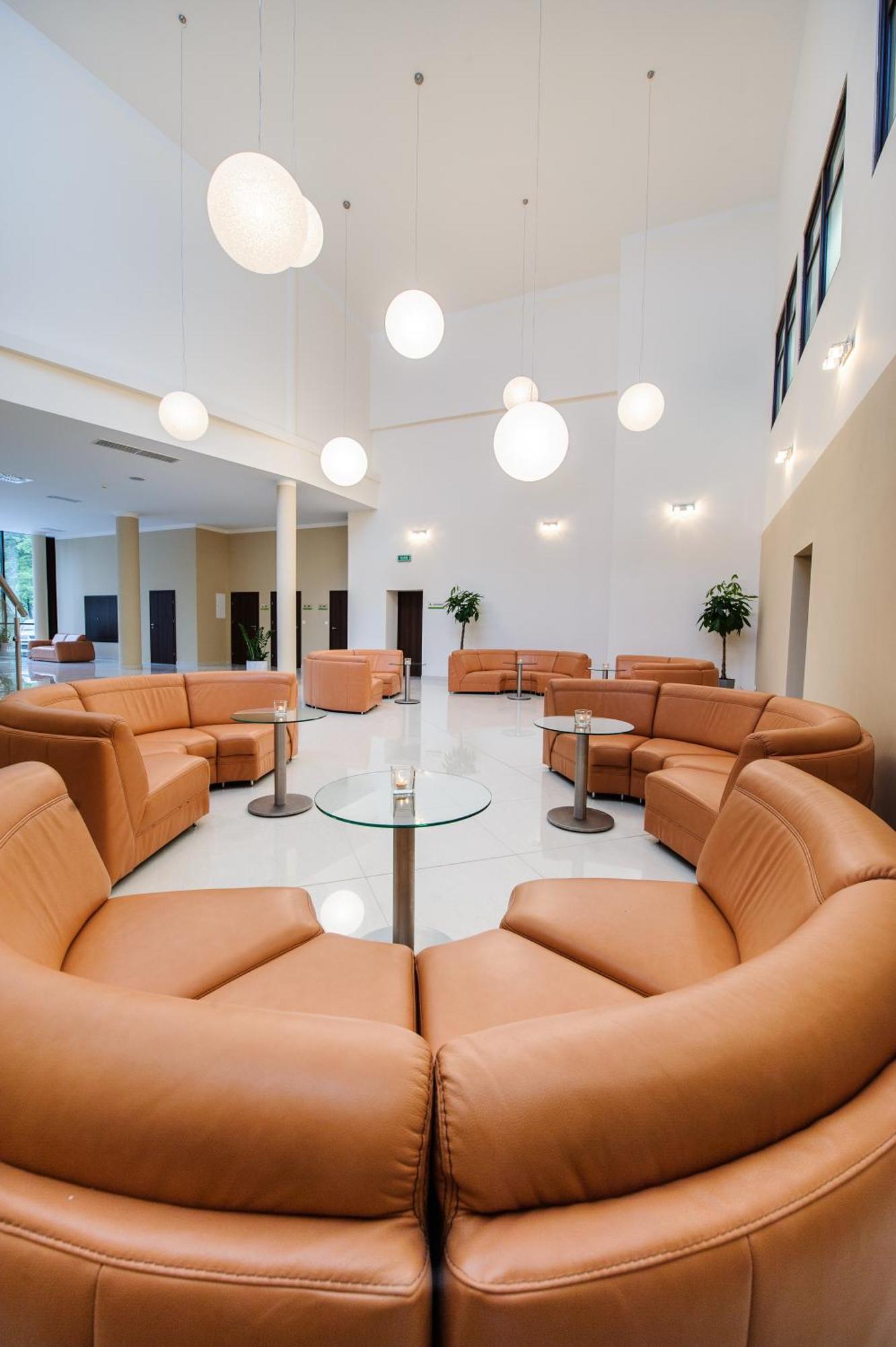 Hotel Trzebnica Ngoại thất bức ảnh