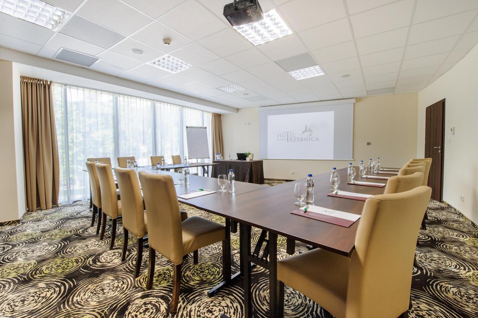 Hotel Trzebnica Ngoại thất bức ảnh