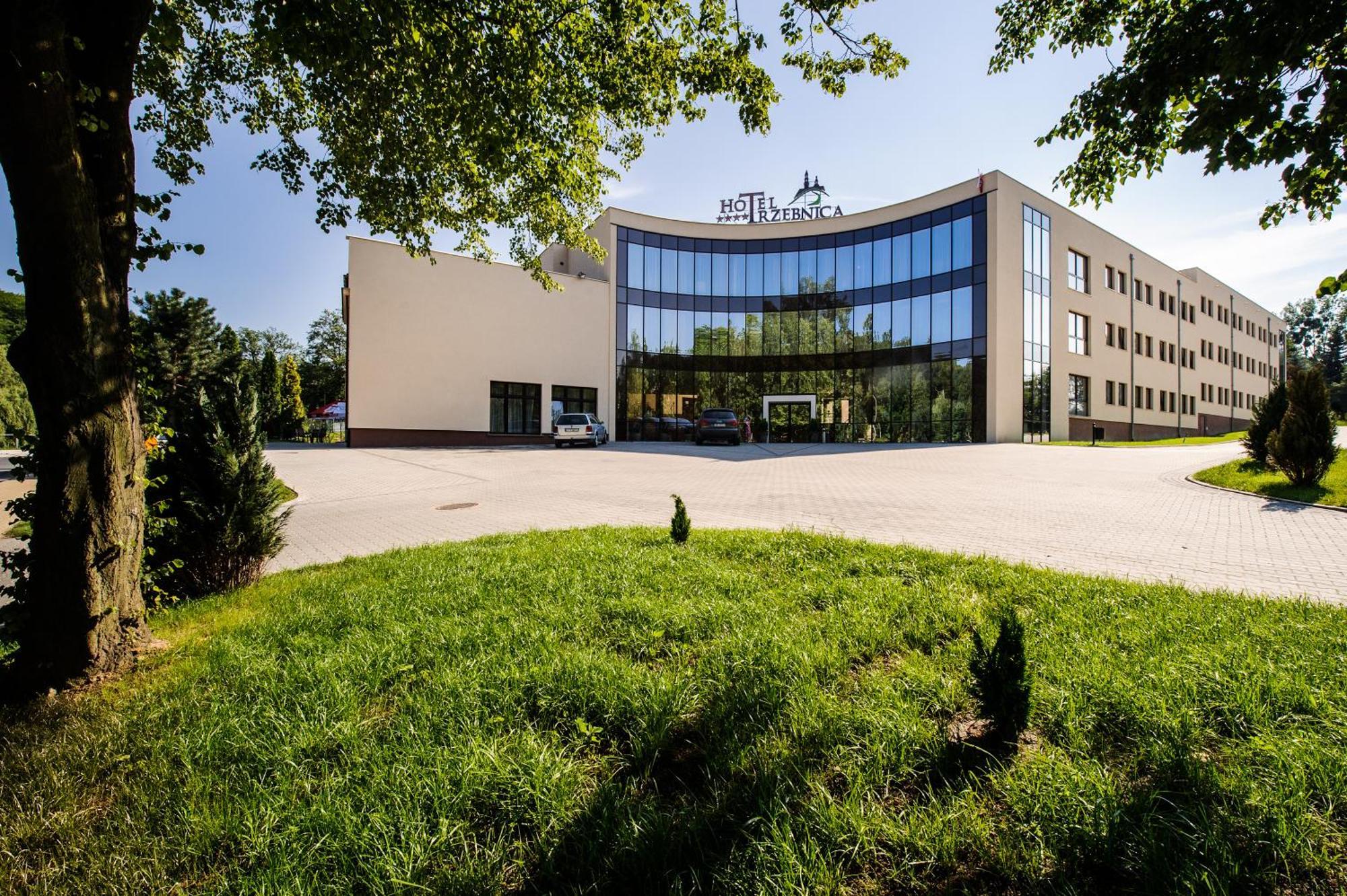 Hotel Trzebnica Ngoại thất bức ảnh