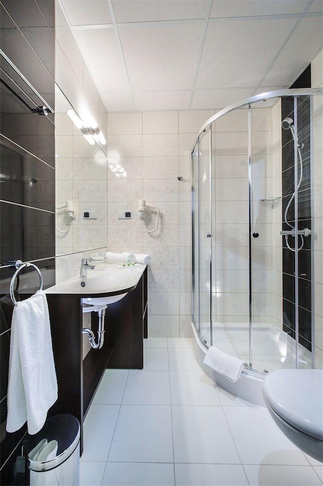 Hotel Trzebnica Ngoại thất bức ảnh