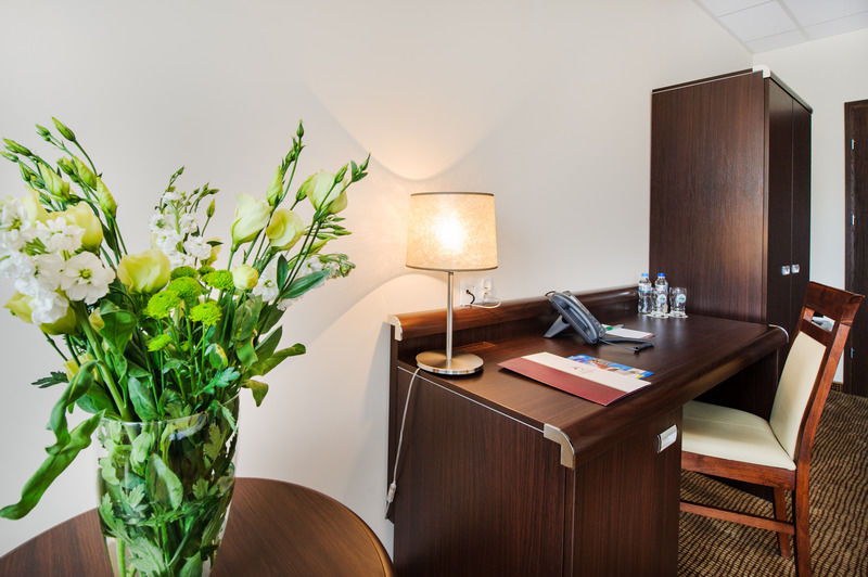 Hotel Trzebnica Ngoại thất bức ảnh