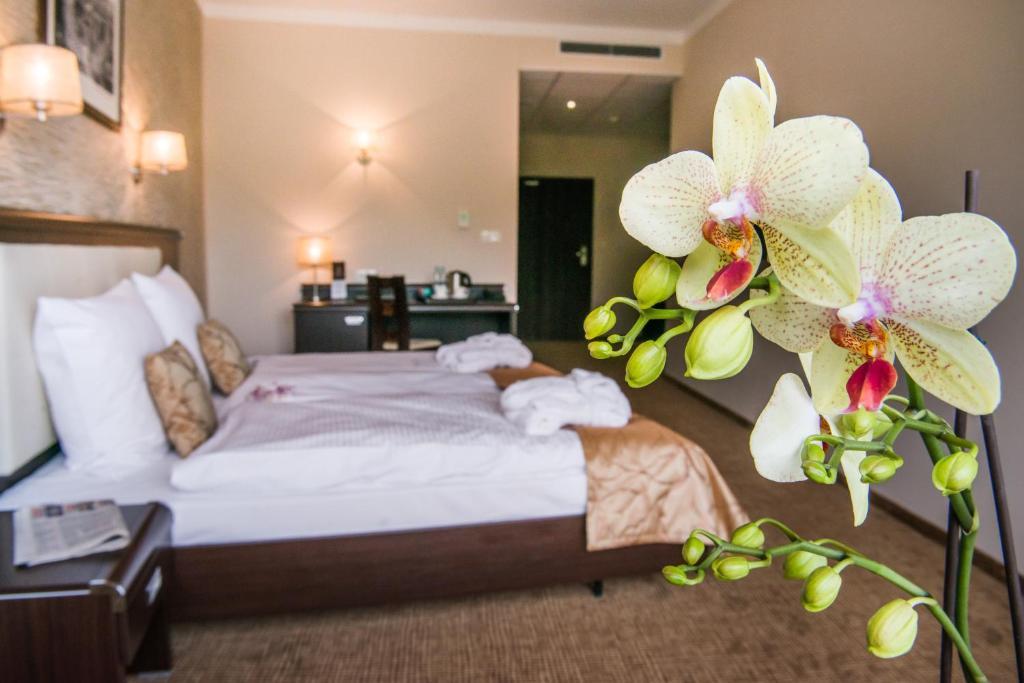 Hotel Trzebnica Ngoại thất bức ảnh