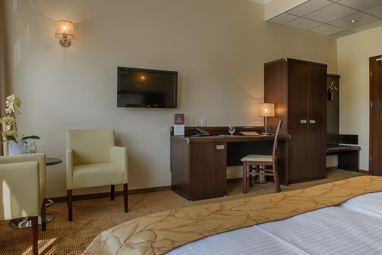 Hotel Trzebnica Ngoại thất bức ảnh