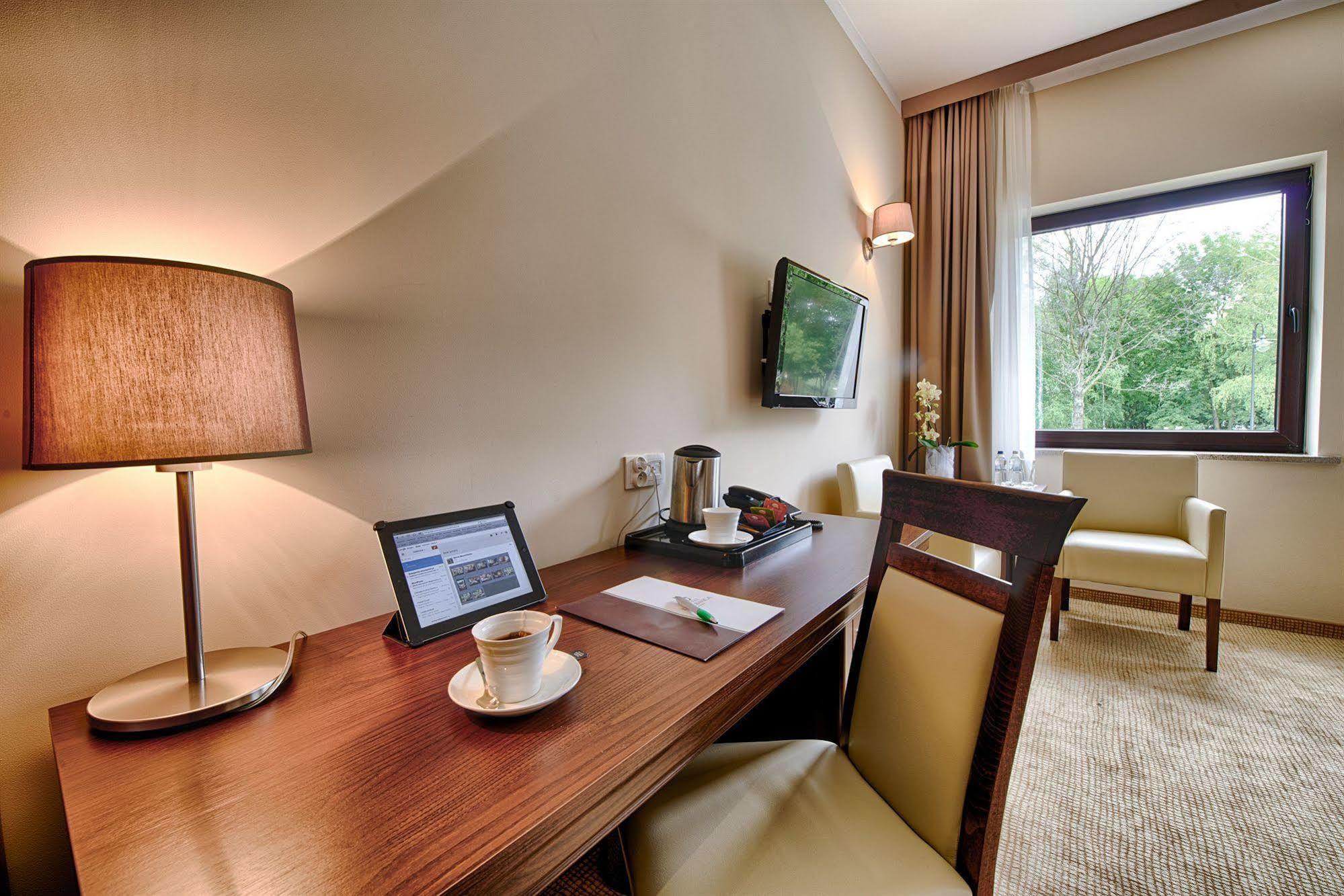 Hotel Trzebnica Ngoại thất bức ảnh