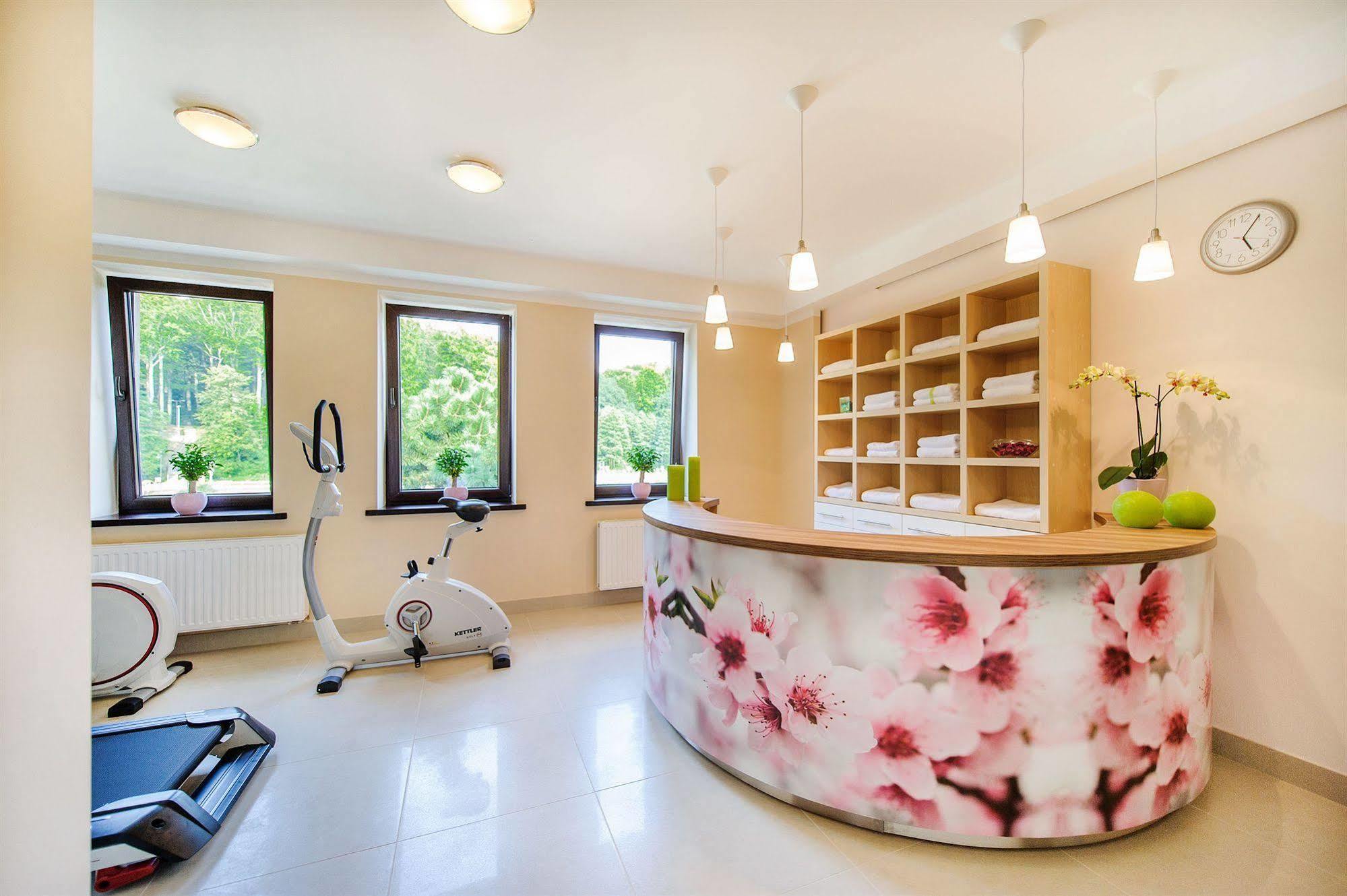Hotel Trzebnica Ngoại thất bức ảnh