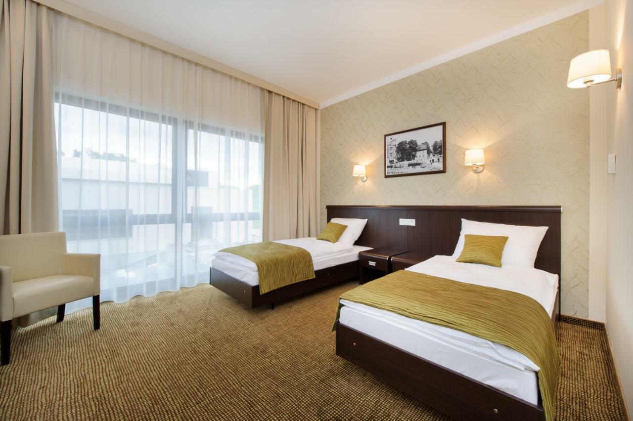 Hotel Trzebnica Ngoại thất bức ảnh